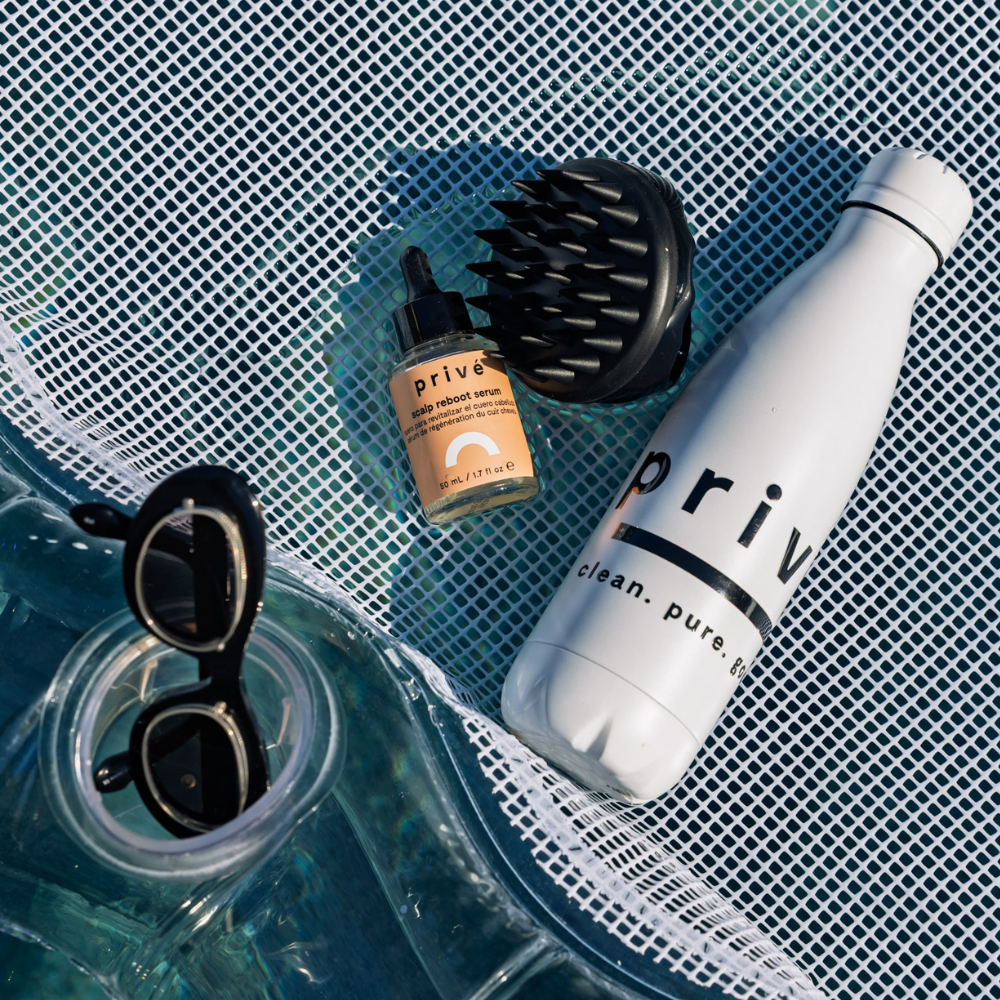 privé pro scalp brush - product poolside